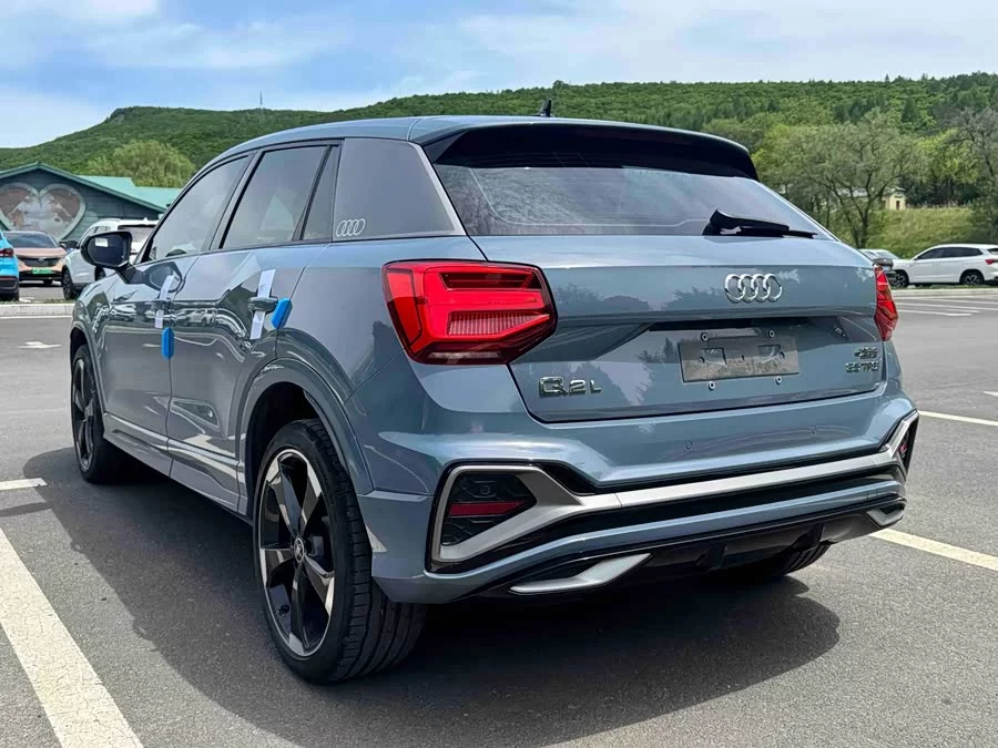 Audi Q2L