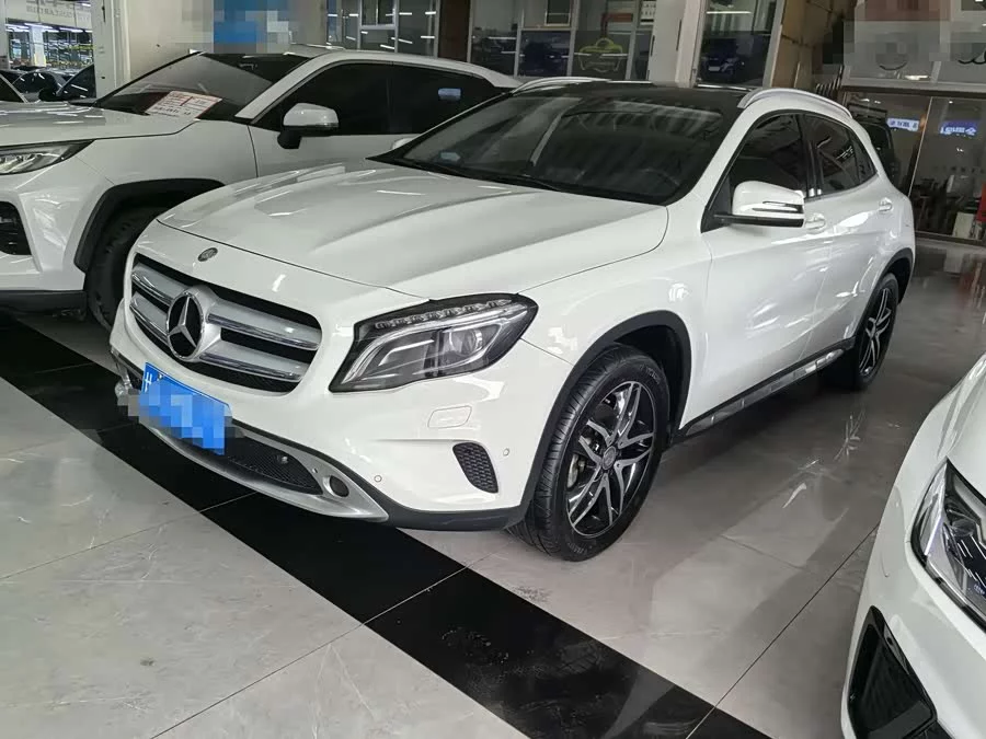 Mercedes Benz GLA