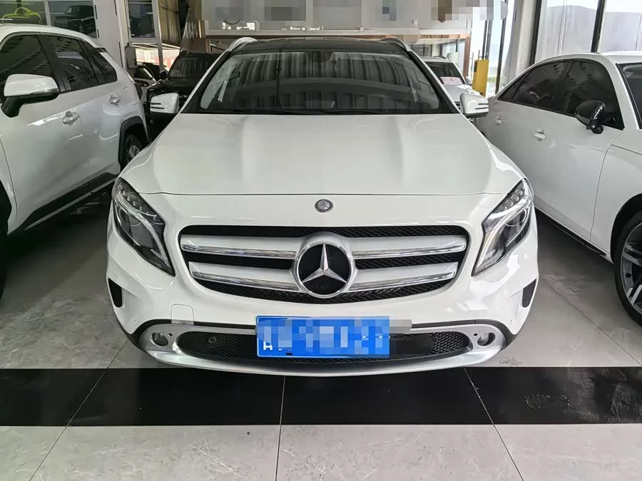 Mercedes Benz GLA