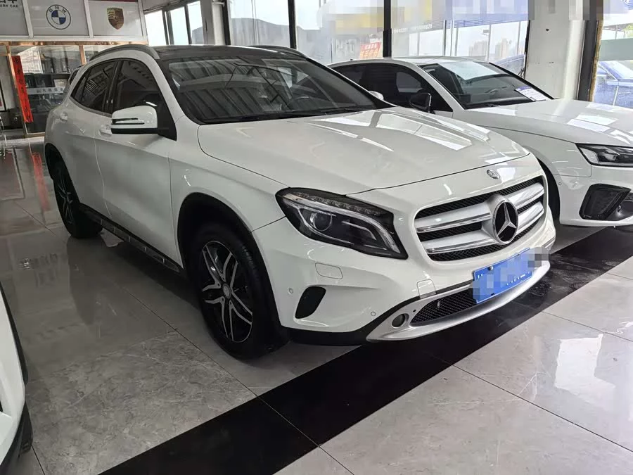 Mercedes Benz GLA