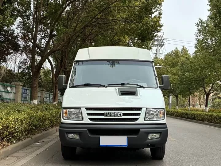 Iveco proud