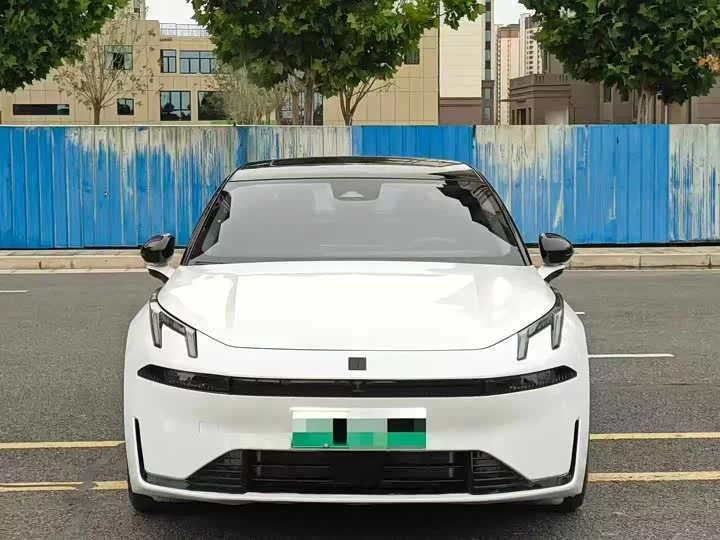 Lynk & Co 07 EM-P