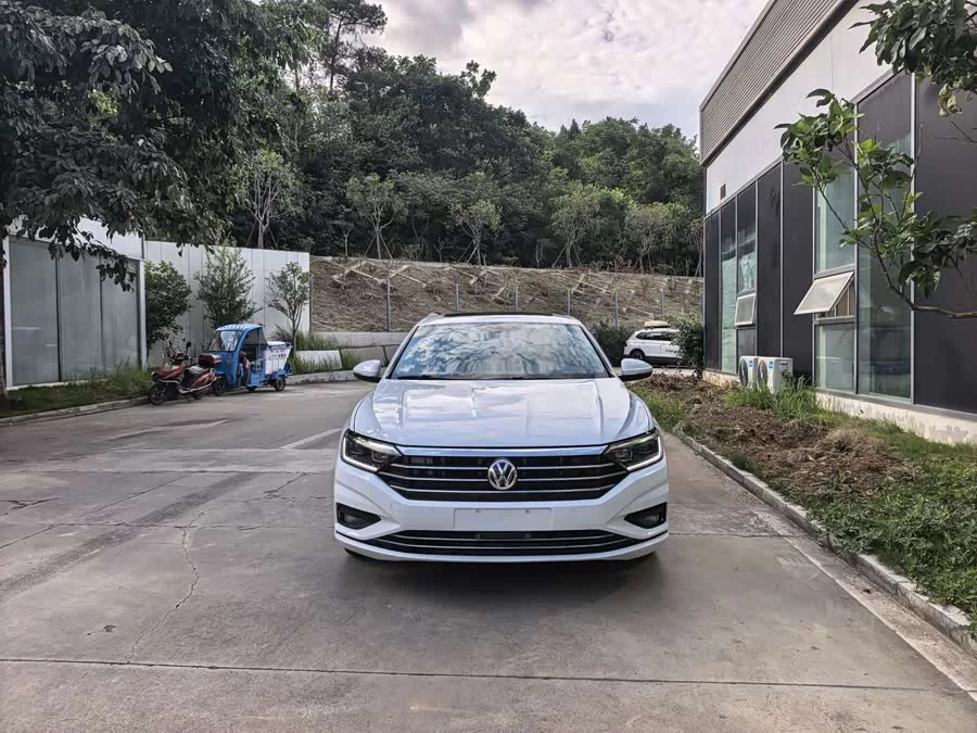 Volkswagen Sagitar