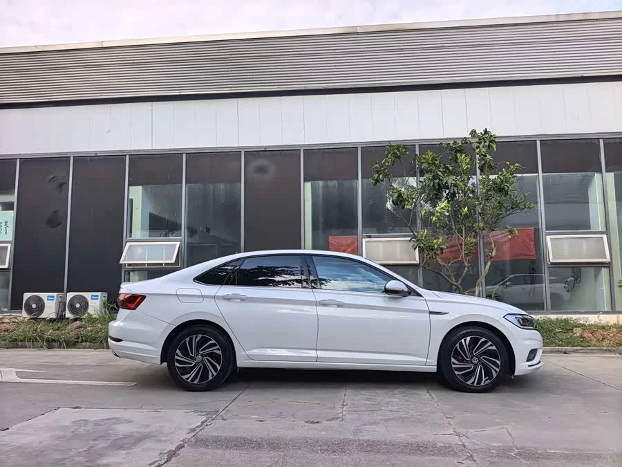 Volkswagen Sagitar