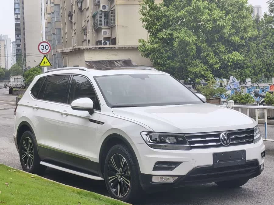 Volkswagen Tiguan L