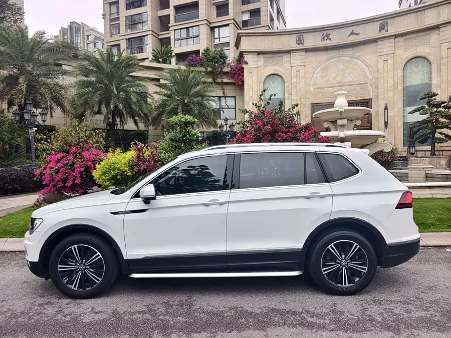 Volkswagen Tiguan L