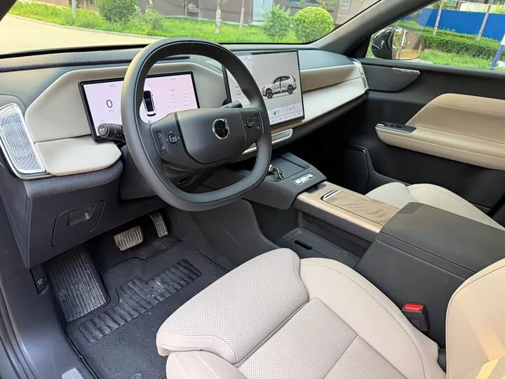 Volvo XC70 plug-in hybrid