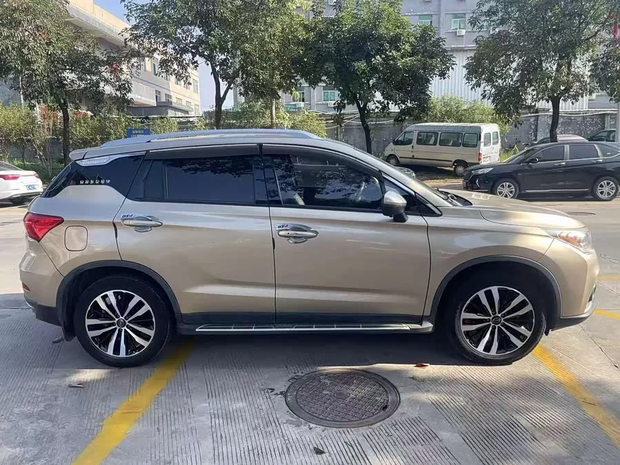 GAC Trumpchi GS4