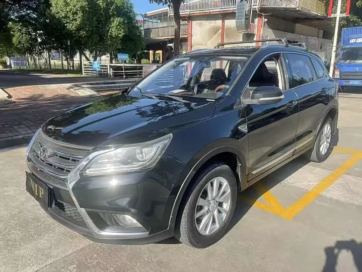 BAIC S6
