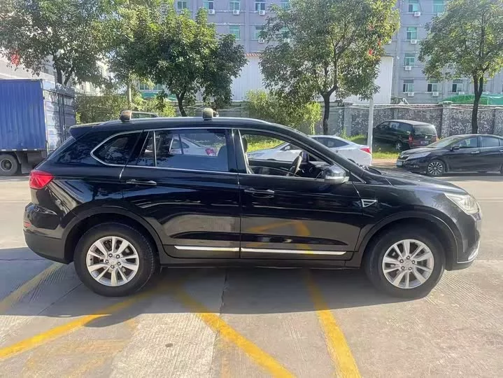 BAIC S6