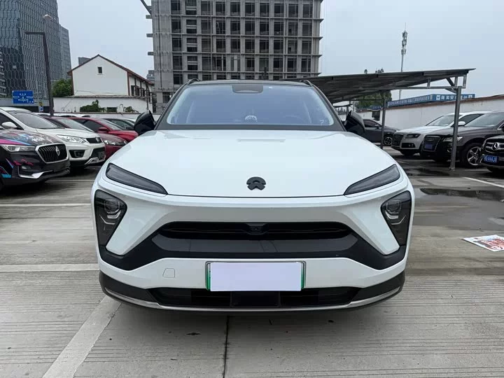 NIO ES6