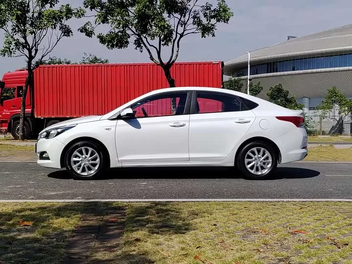 Hyundai Accept