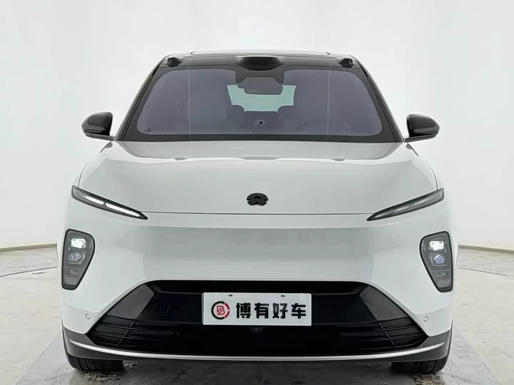 NIO ES8