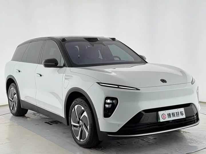 NIO ES8