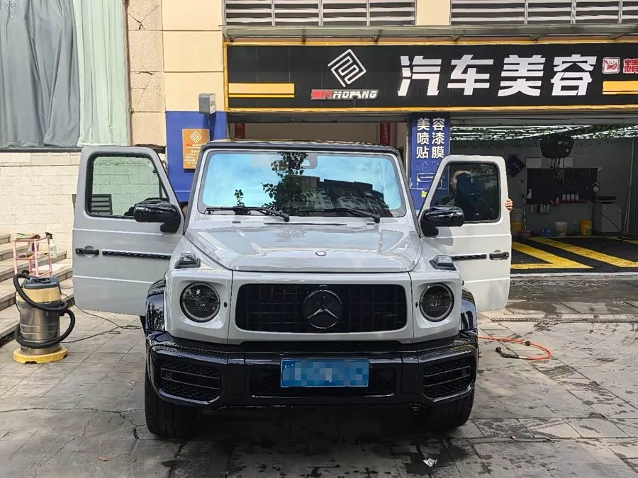 Mercedes Benz G-rated