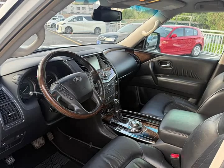 Infiniti QX80
