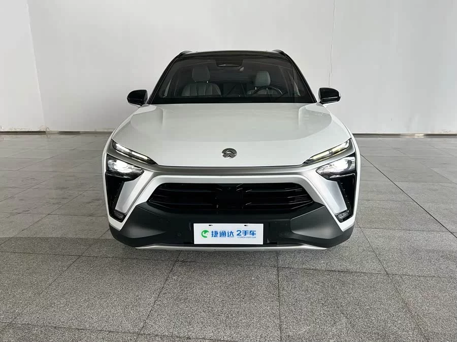 NIO ES8