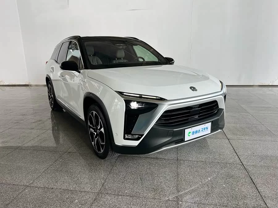 NIO ES8