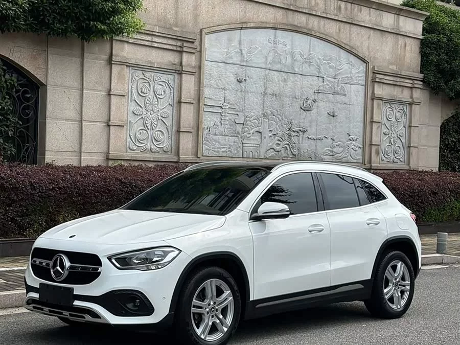 Mercedes Benz GLA