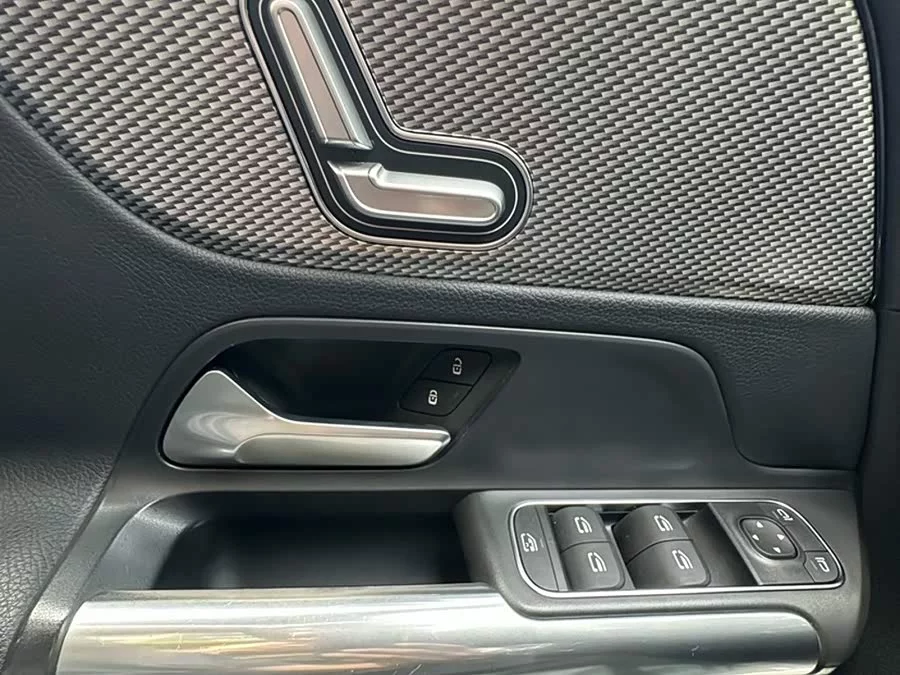 Mercedes Benz GLA