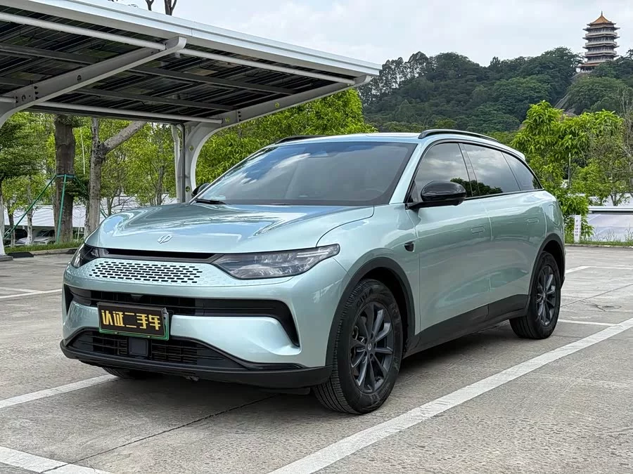 Leapmotor C11