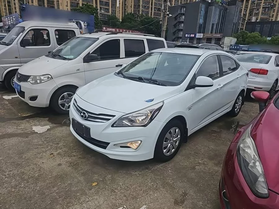 Hyundai Rena
