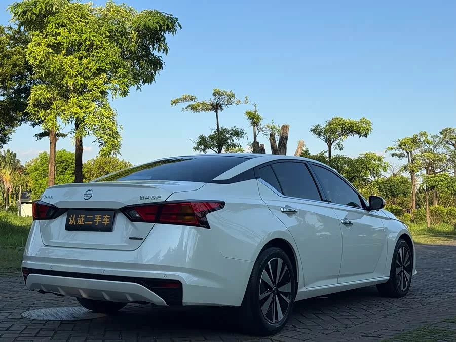 Nissan Teana