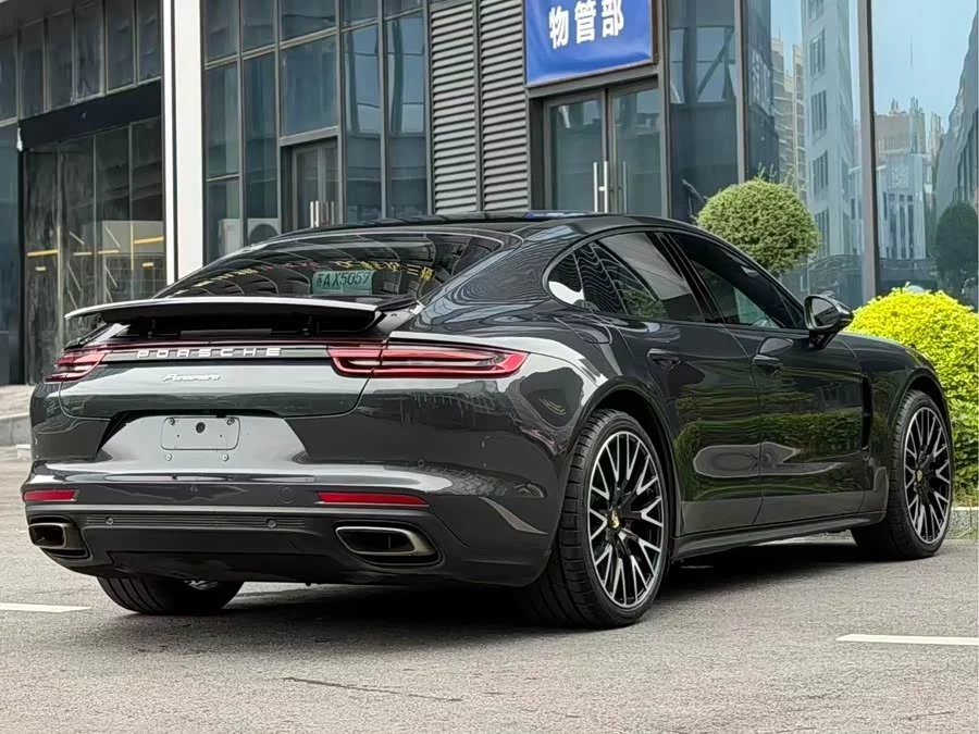 Porsche Panamera
