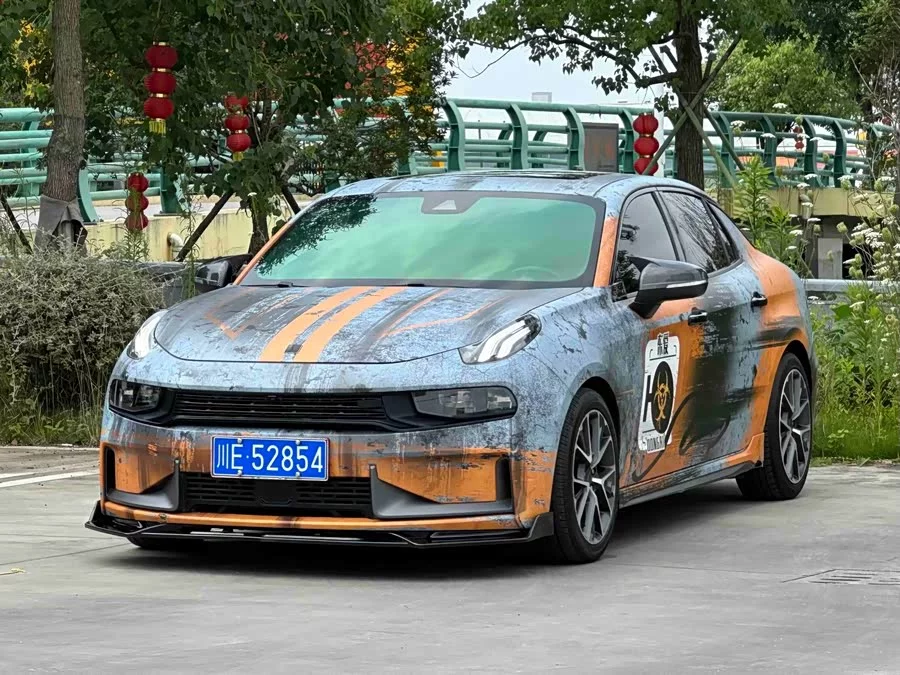 Lynk & Co 03