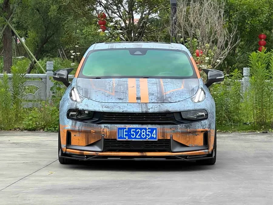 Lynk & Co 03