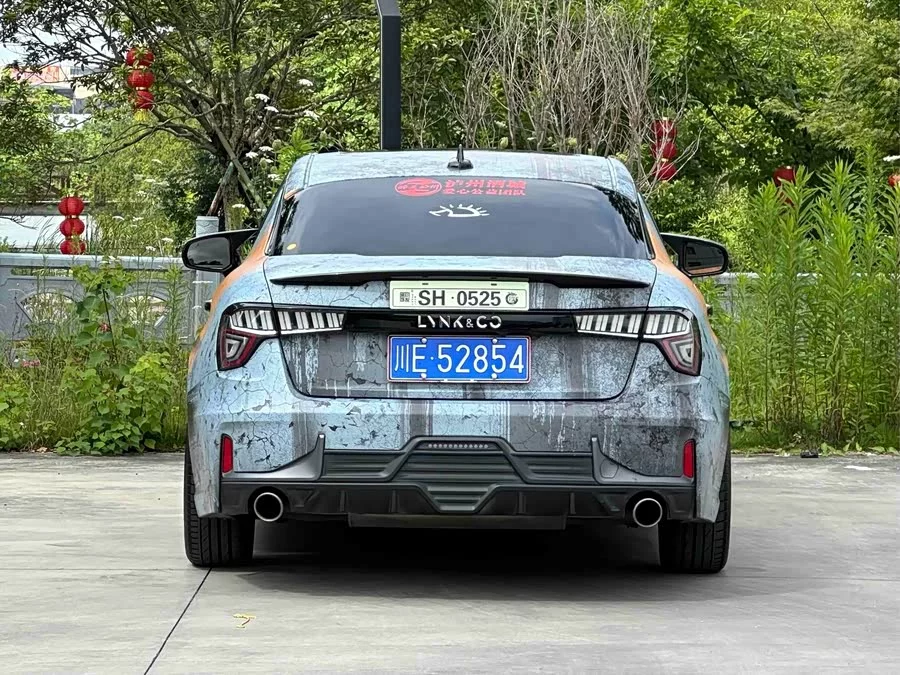 Lynk & Co 03