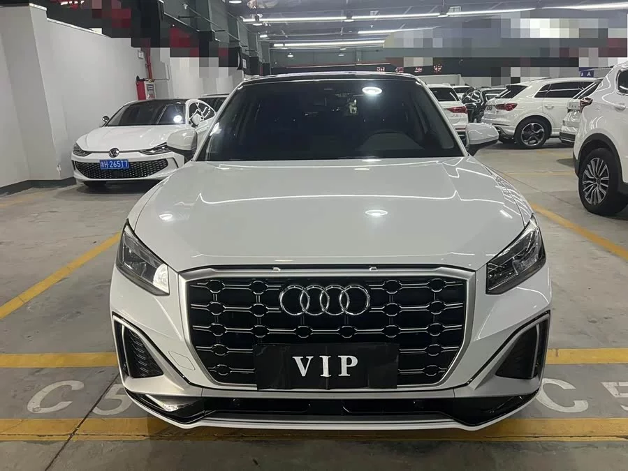 Audi Q2L