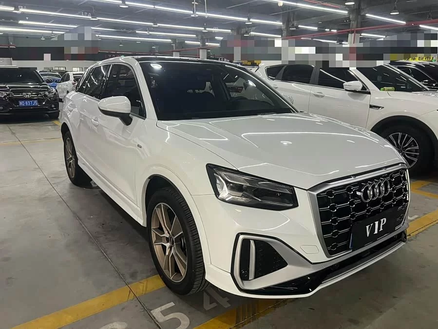 Audi Q2L