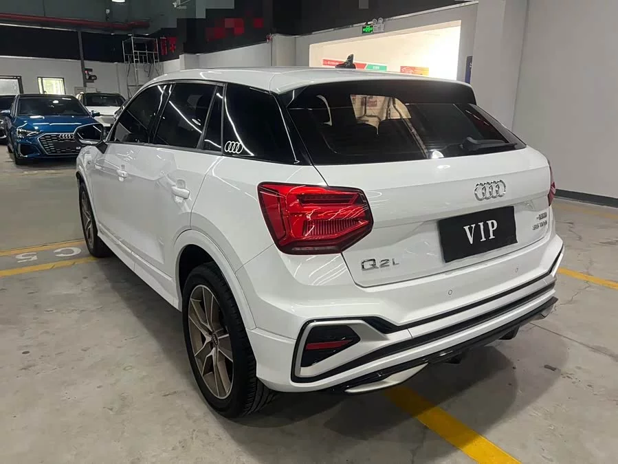 Audi Q2L