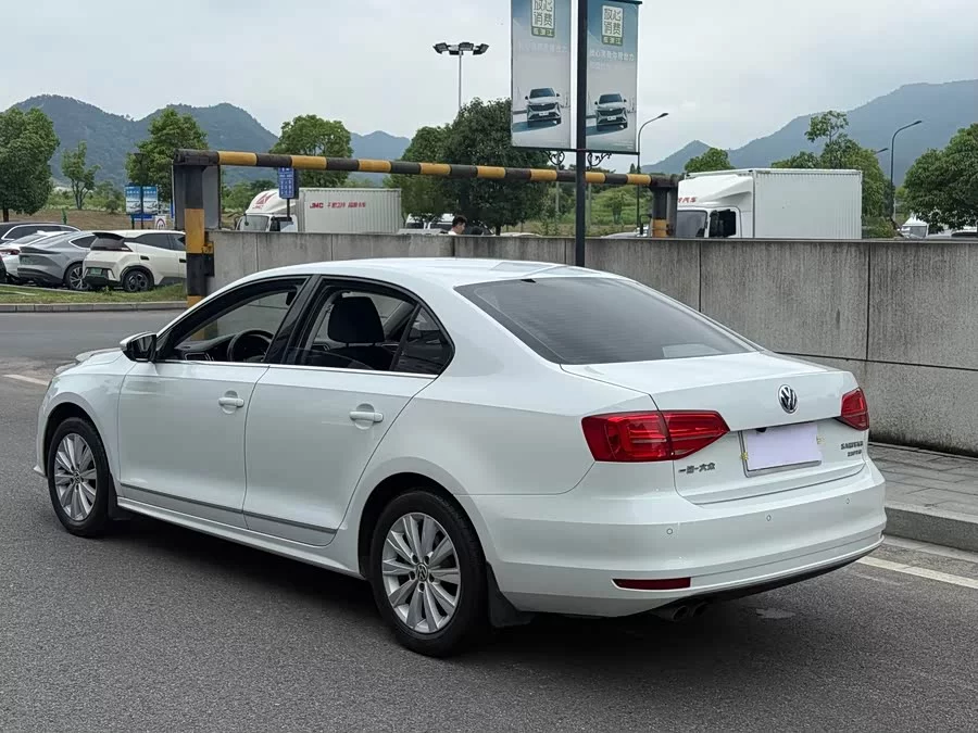 Volkswagen Sagitar