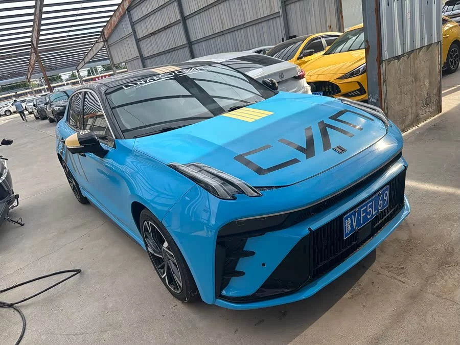 Lynk & Co 03