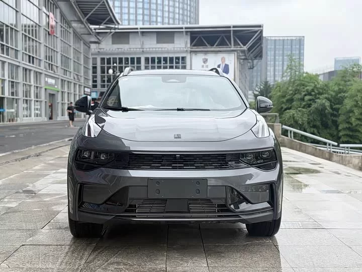 Lynk & Co 01