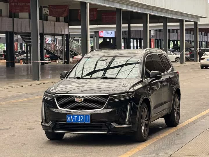 Cadillac XT6