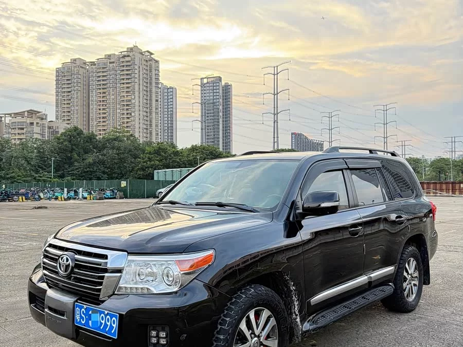 Toyota Land Cruiser