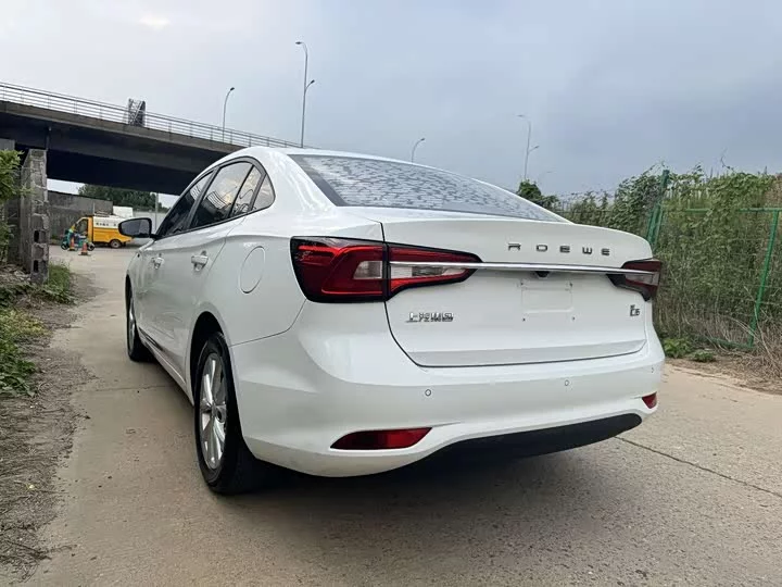 Roewe i5