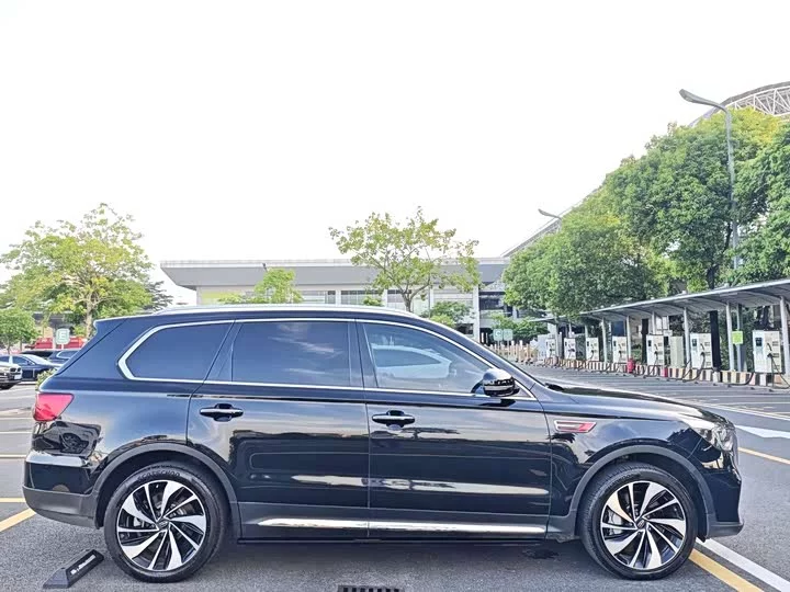 Hongqi HS7