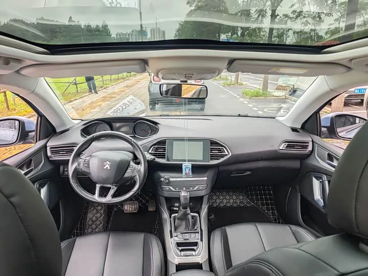 Peugeot 308S
