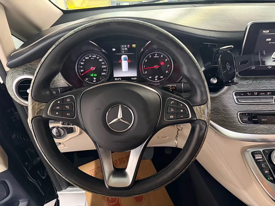 Mercedes Benz Class V