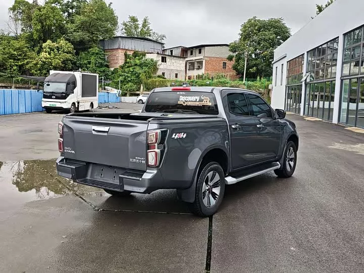 Isuzu D-MAX