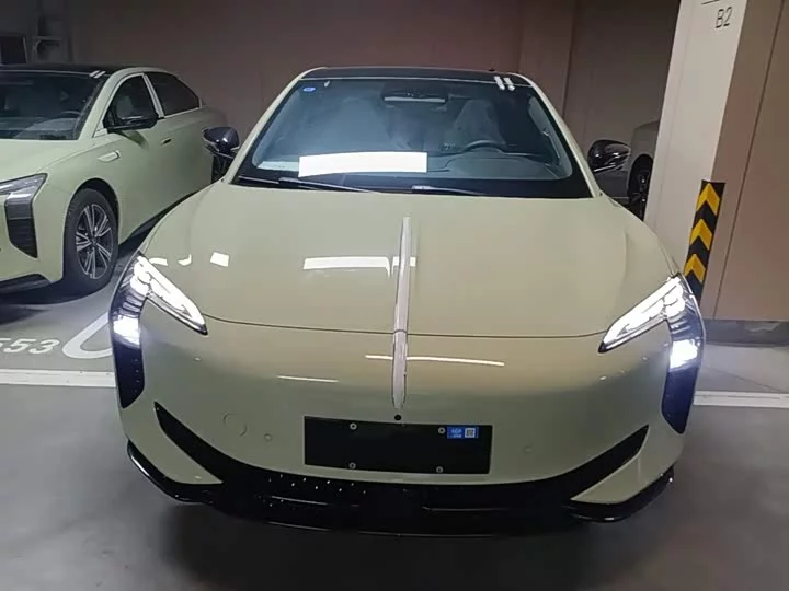 Hongqi EH7