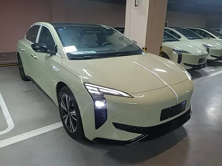 Hongqi EH7