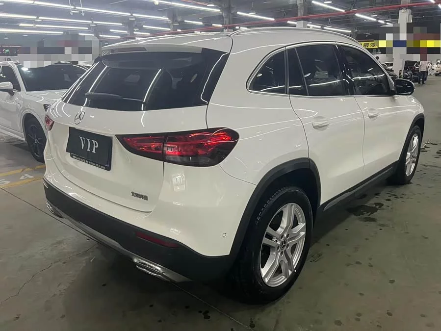 Mercedes Benz GLA