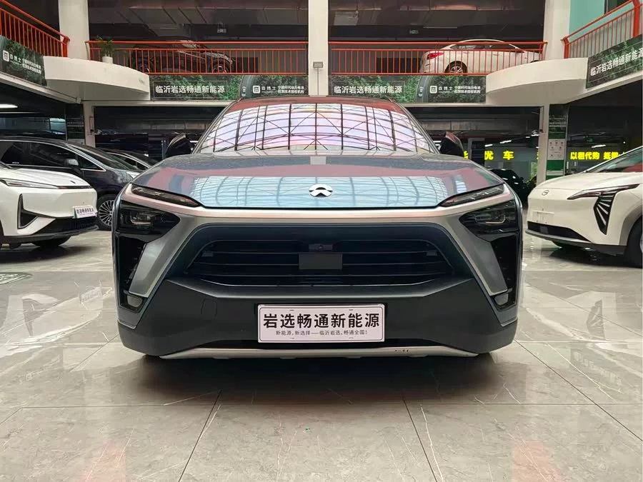 NIO ES8