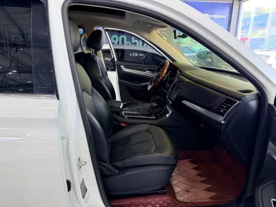 Roewe RX8