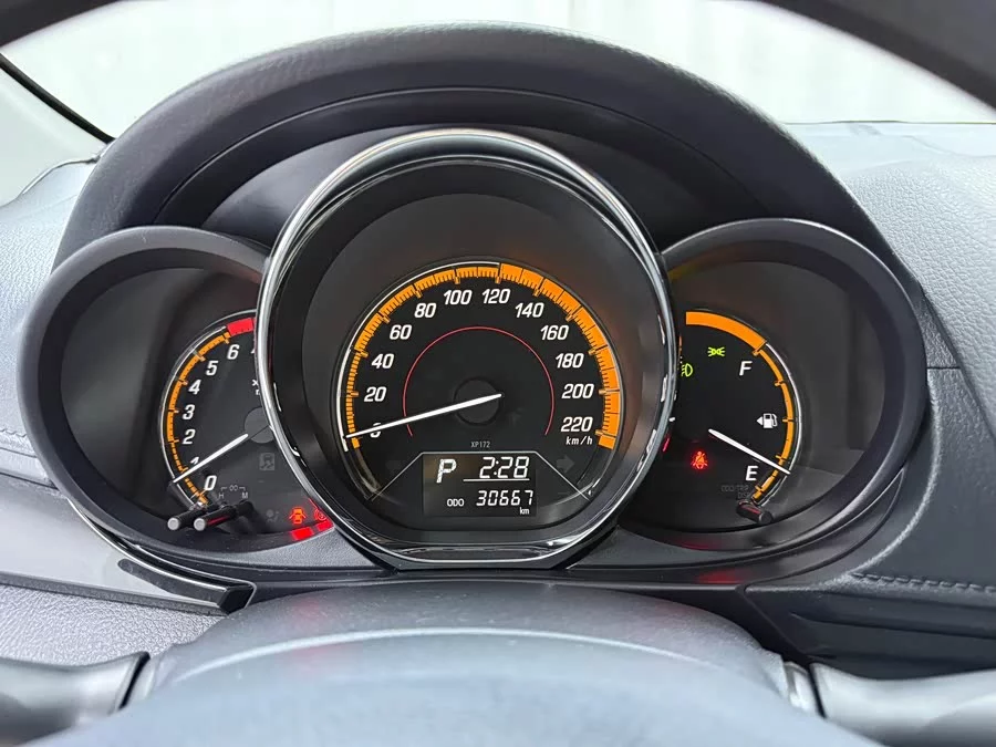 Toyota YARiS L